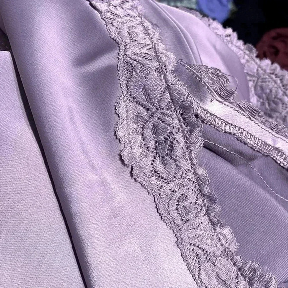 Wild fable Mauve lavender satin & lace slip skirt - Picture 5 of 8